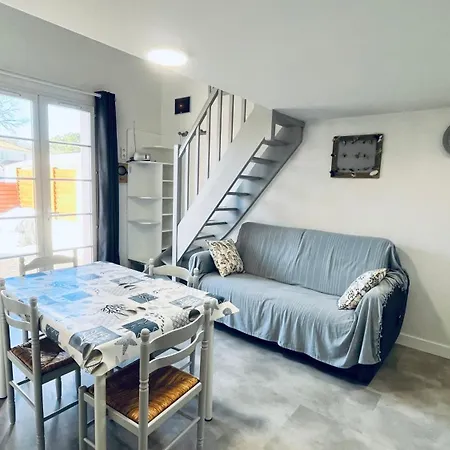 Hébergement de vacances Les Vertmarines, Maison Refaite à Neuf, Piscine